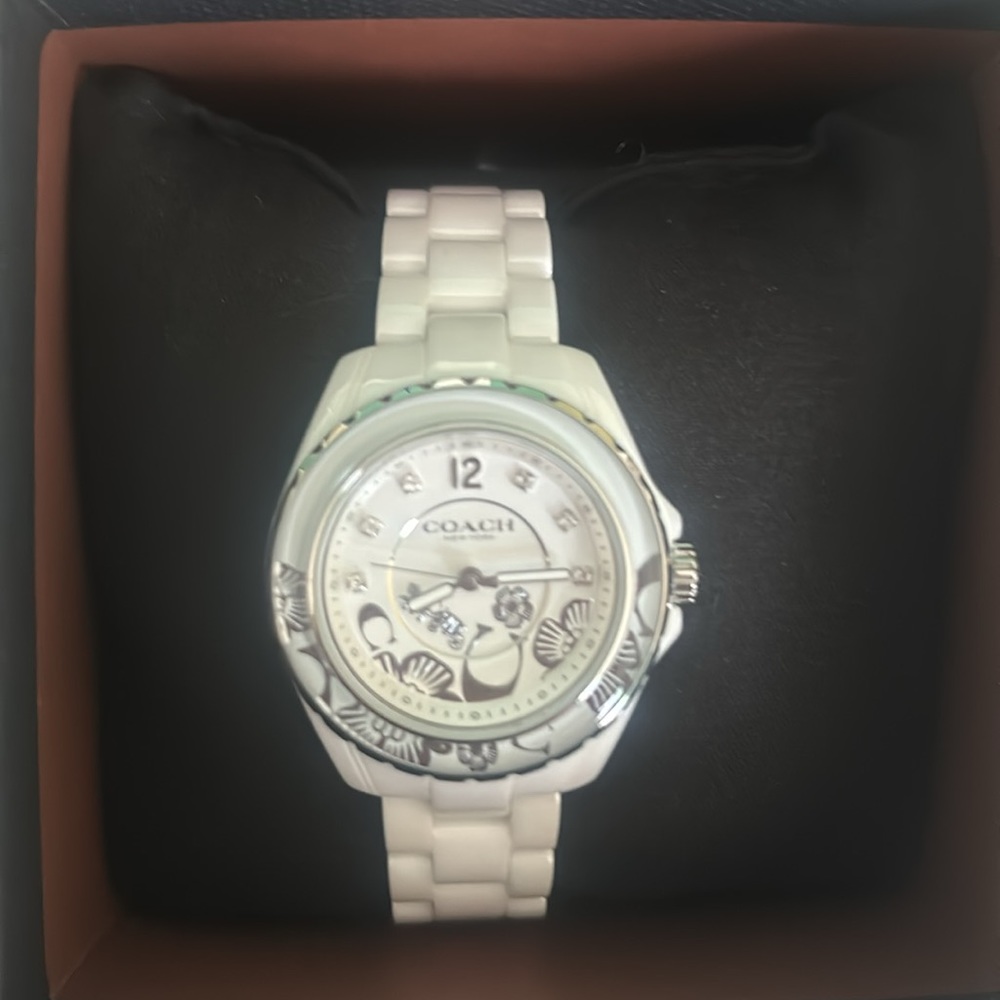Coach Original Watch - Picture 2 of 2